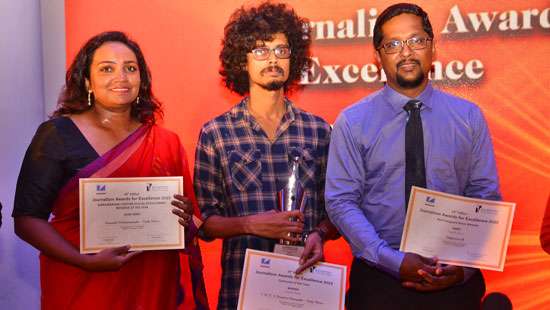 Daily Mirror excels at Journalism Awards - Caption Story - Vimarsana News