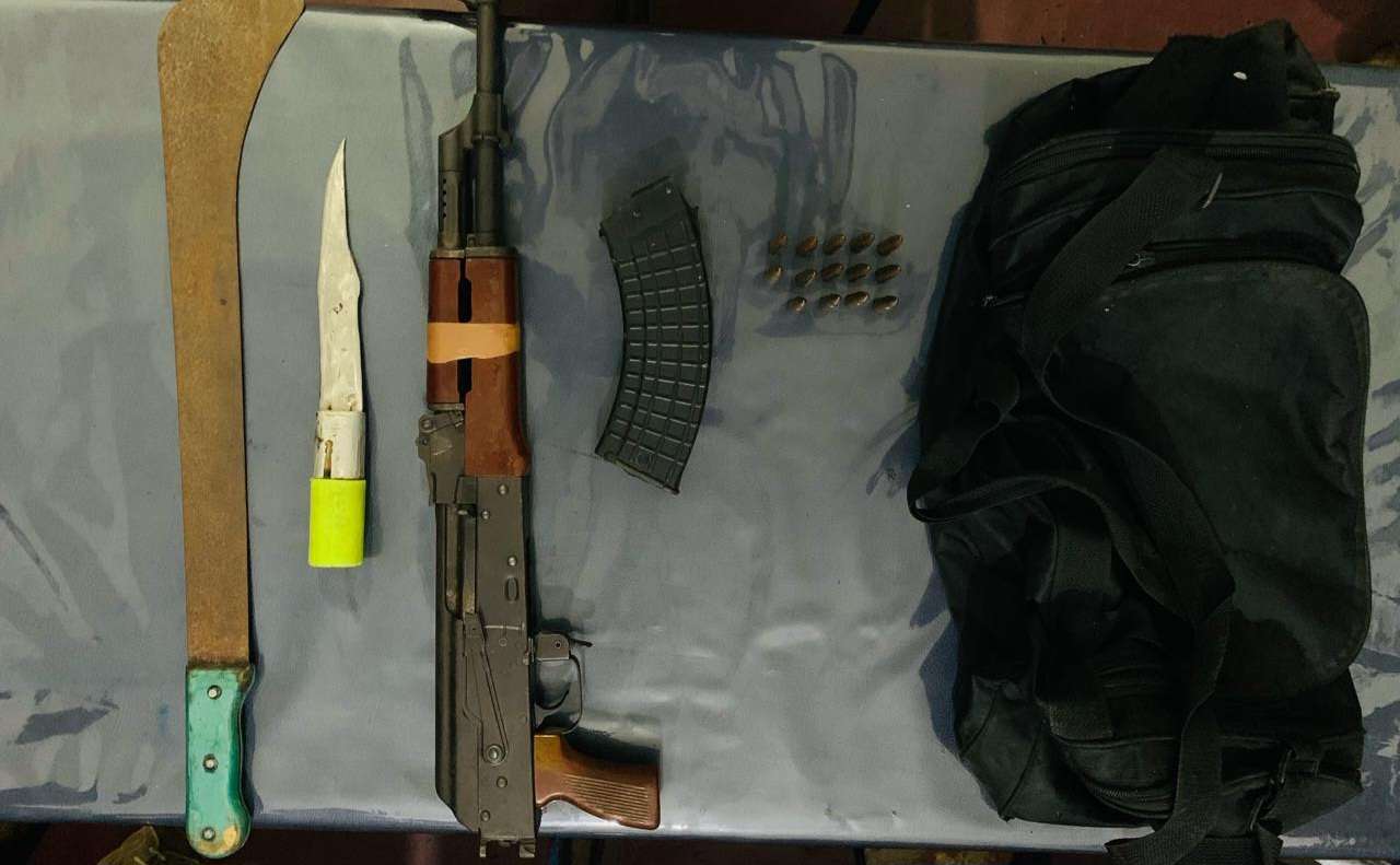 STF arrests three suspects with weapons in Maradana