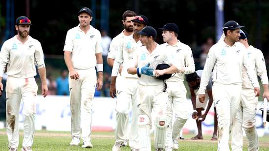 https://www.dailymirror.lk/sports/Sri-Lanka-sinks-to-an-innings-defeat/322-173499