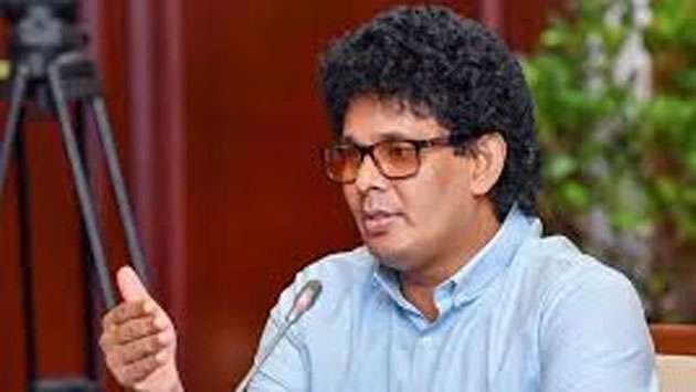 Minister Samarasinghe challenged by traders over transfer of management of economic centers