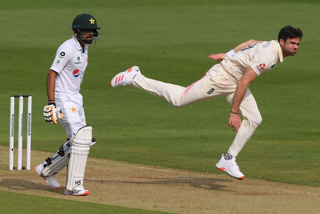 Anderson strikes against Pakistan as Alam’s long wait ends with a duck