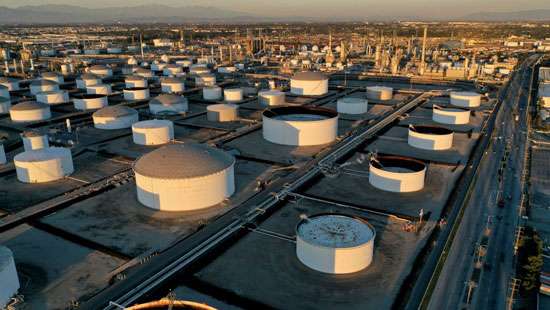 Oil climbs above $121 a barrel