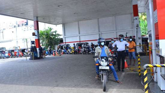 Queues at fuel stations