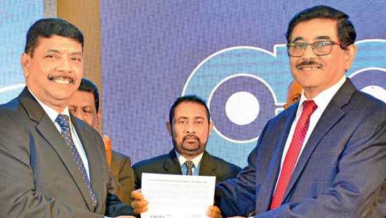 Central Bank Governor gets Lifetime Achievement Award