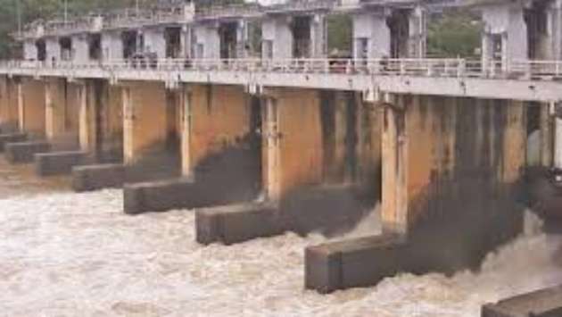Sluice gates opened at Deduru Oya and Polgolla reservoirs amid heavy rain