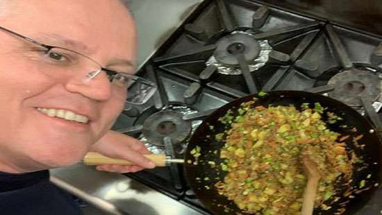 Aussie PM cooks up Sri Lankan curry