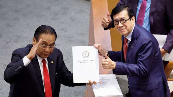 Indonesia bans sex outside marriage in new criminal code