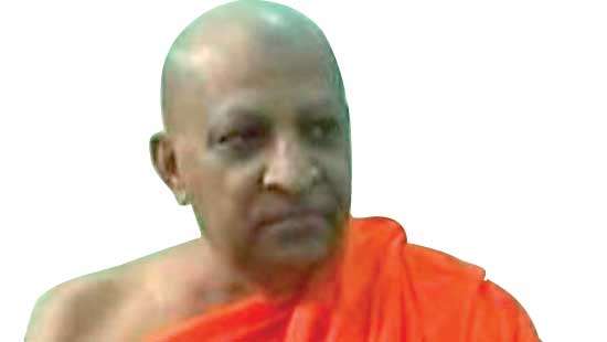 Mahanayake of Malwatta Chapter refuses to meet with politicians