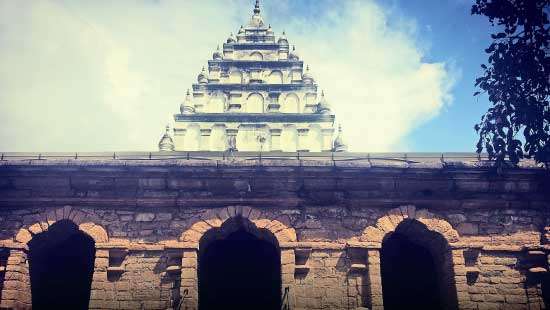 Exploring Kandy’s historic temples