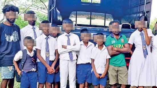 14 passengers in one trishaw : driver arrested