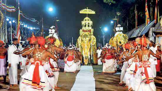 THE MOST COLOURFUL LOW - COUNTRY PROCESSION OF KELANIYA RAJA MAHA VIHARAYA