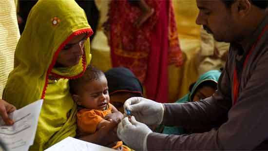 Pakistan hit by new mass HIV outbreak among children