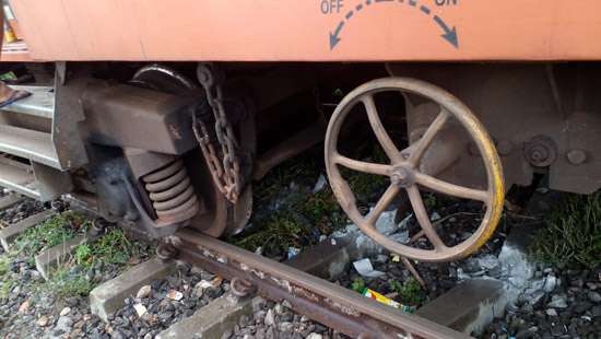 Train service on Kelani Valley line disrupted