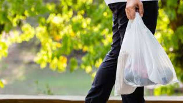 Shoppers to pay for plastic bags, containers from Nov. 1