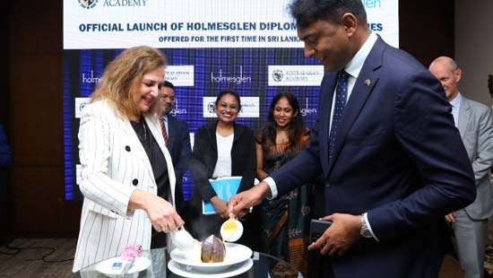 Australasian Academy officially launches the Holmesglen Information Technology Diploma Programmes, in Sri Lanka
