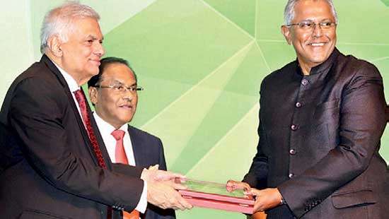 Hiran Cooray honoured with THASL Lifetime Achievement Award