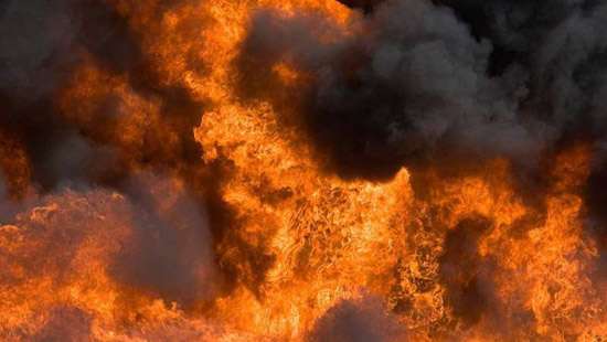 Massive blaze engulfs factory in Orugudawatta