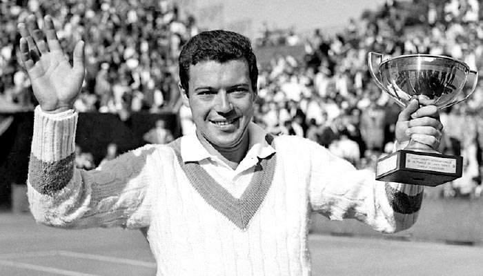 Tennis great dies age 92