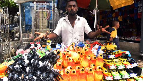 Pettah vendors lament