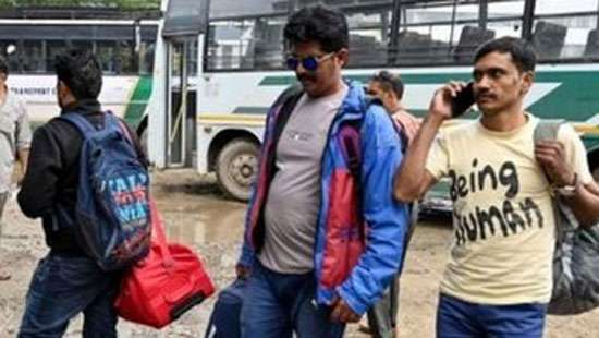 India orders tourists to leave Kashmir over ’terror threat’