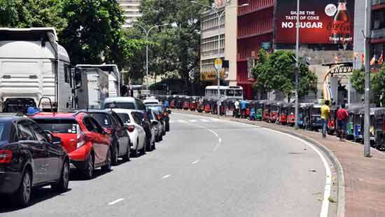 Unending queues for fuel...