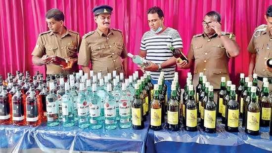 Excise seize Rs.1Mn worth smuggled booze from Minuwangoda