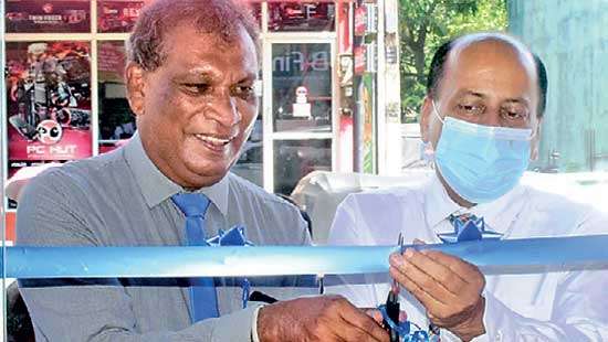 Lanka Credit and Business Finance comes to Embilipititya