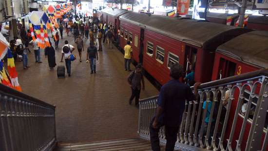 Vesak Poya holiday empties Colombo