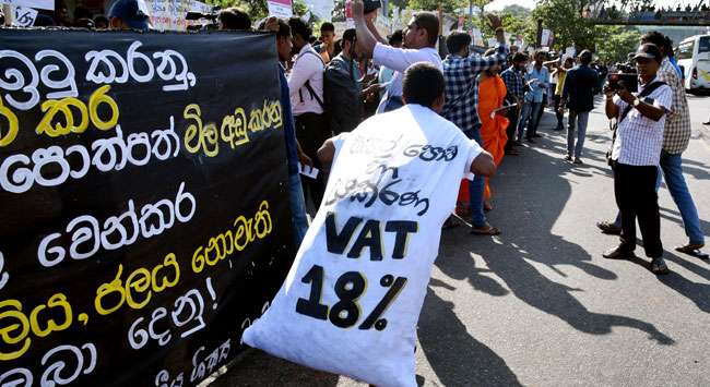 IUSF protests defy court order in Colombo