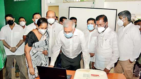 Fmr. PM Ranil Wickremesinghe launches party’s tabloid Siyarata at Sirikotha