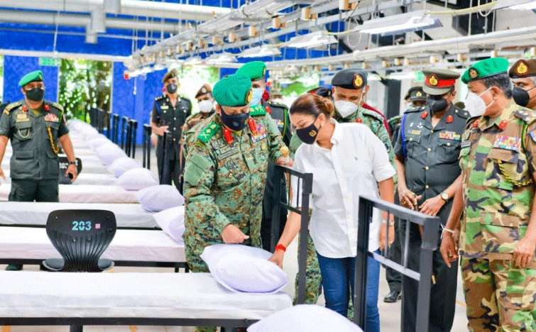 Army Chief supervises largest COVID-19 Hospital