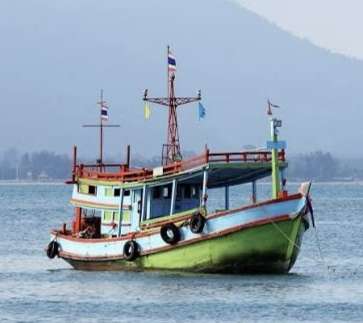 Fisherman missing after boat overturns off Trincomalee