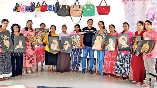 Banana leaf handicraft course launched in North Central Province