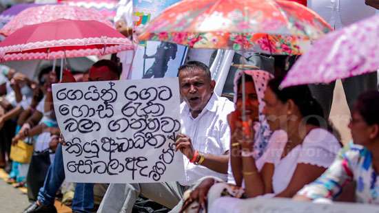 Disabled soldiers in protest