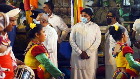 Ruwan at Navam Perahera