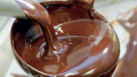 Chocolate: Cocoa price hits record high as El Niño hurts crops