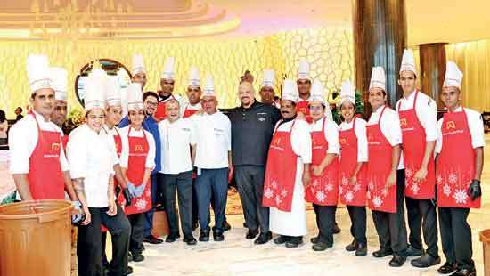 ITC Ratnadipa Celebrates the Spirit of the Season with its 2nd Annual Cake Mixing Ceremony