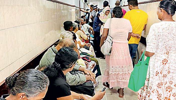 Chaos at Colombo Eye Hospital: Patients face hours of standing amid severe congestion