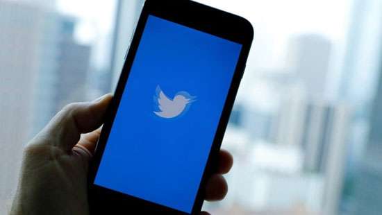 Twitter down for thousands of users