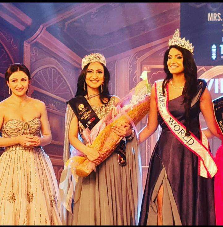 Mrs World Caroline Jurie represents the eminent panel of Mrs India World 2020-2021