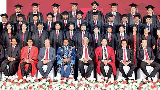 Another 43 Ceylinco Life sales officers graduate