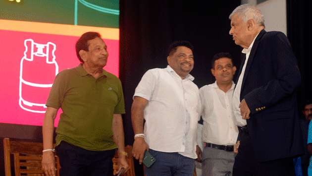 Ranil in Kalutara...