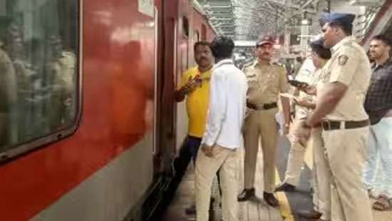 India railway constable shoots four dead on train