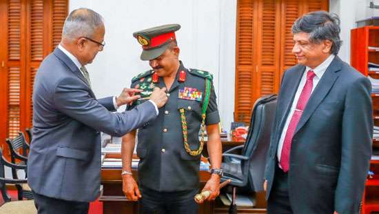 Army Commander commended for historic parachute jump