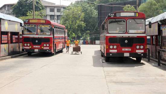 Less crowds at Colombo bus stands