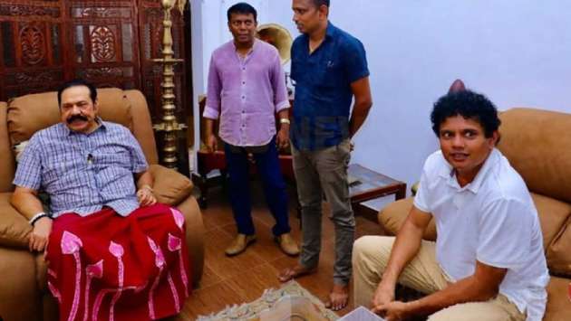 SJB MPs meet former president Mahinda Rajapaksa in Tangalle