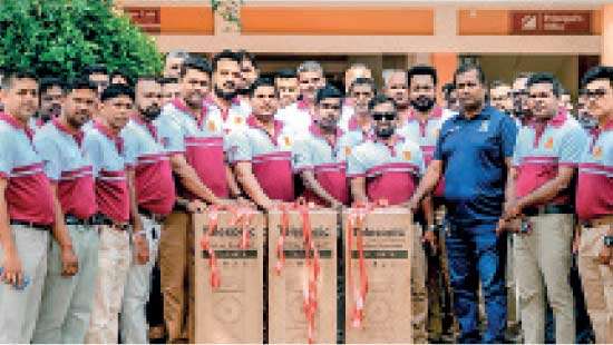Anuradhapura St. Joseph’s College 94/97 batch holds successful get-together