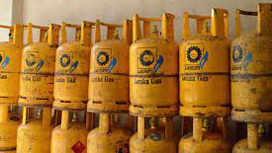 LAUGFS lowers 12.5kg cylinder price by Rs.1,050