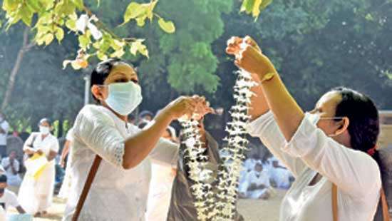 Religious observances at the historical Kelaniya Temple