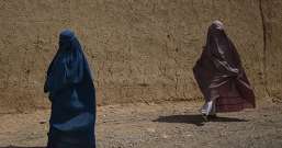 Afghanistan: Taliban bans women from working for NGOs